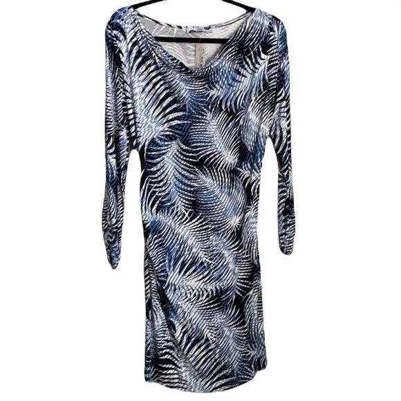 lily Blue Palm Print 3/4 Length Dress - Picture 7 of 16